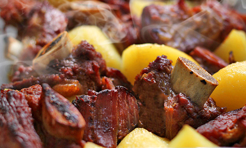 Receita do dia: Costela de boi na panela de pressão