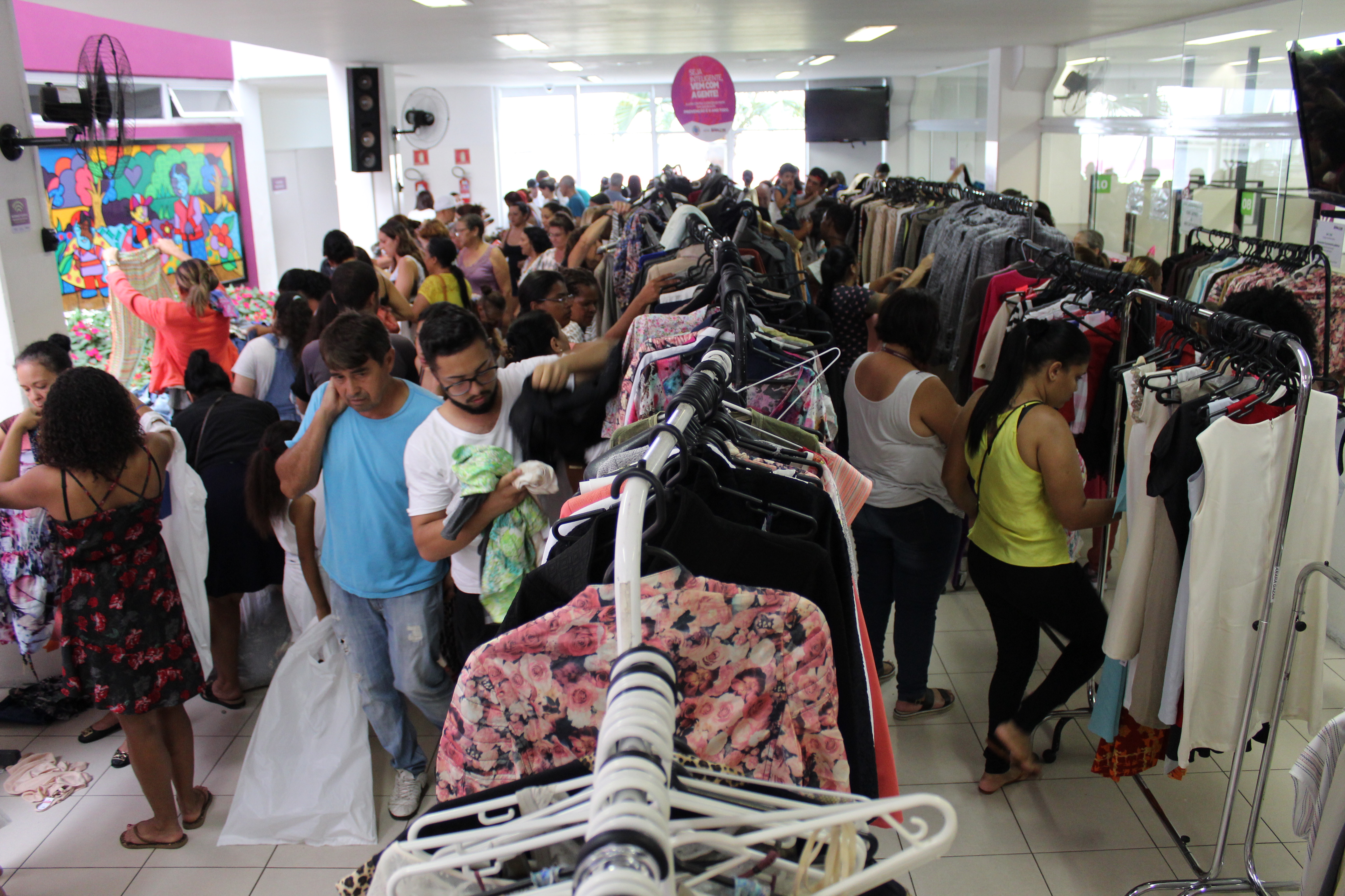 Bazar da Solidariedade rende mais de 65 mil reais