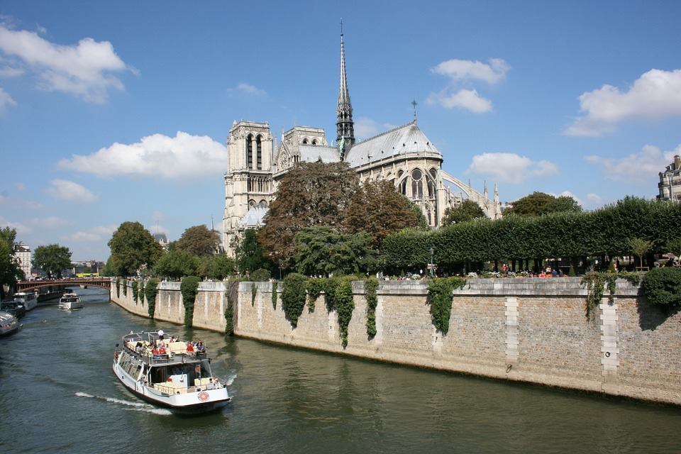 Vídeo – NOTRE DAME: Conheça sua História l Paris – França