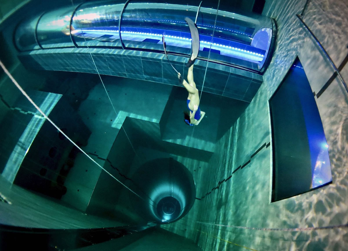 Conheça a piscina mais funda do mundo; ela tem profundidade equivalente a um edifício de 12 andares