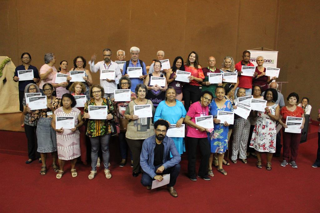 Parque da Maturidade forma 272 idosos em informática, alfabetização e artesanato
