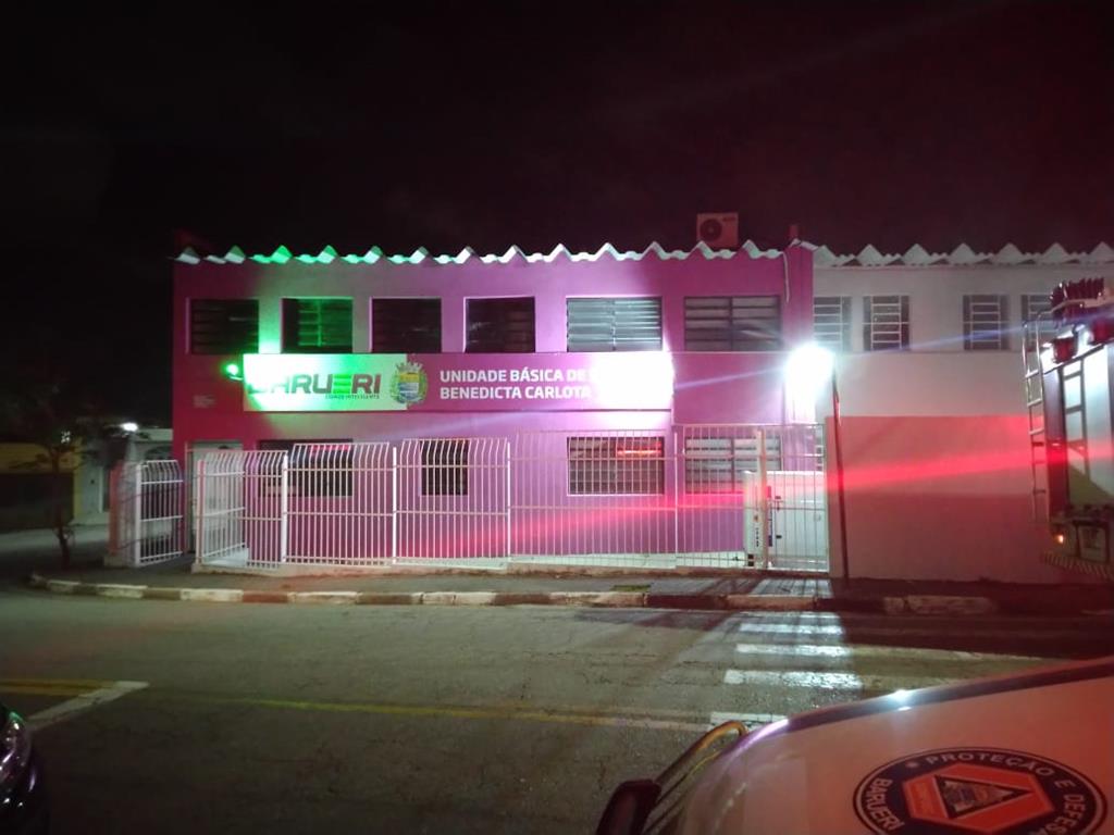 Curto-circuito na UBS Benedicta Carlota provoca susto durante a madrugada