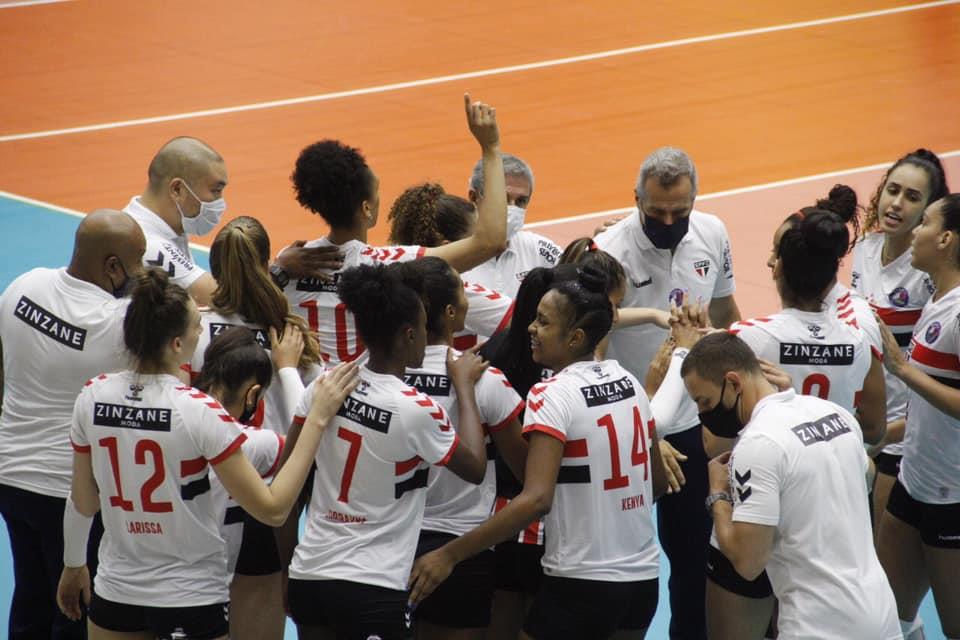 São Paulo-Barueri vence Fluminense pela Superliga Feminina no Ginásio José Corrêa