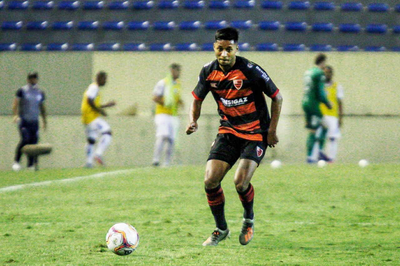 Matheus Índio sobe para o profissional no Oeste Barueri