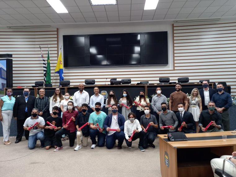 Inovação Barueri e empresa de TI realizam formatura do curso Programando o Futuro