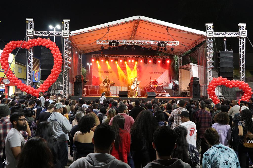 Barueri: Boulevard dos Namorados terá shows de Zeca Baleiro e Claudio Zoli