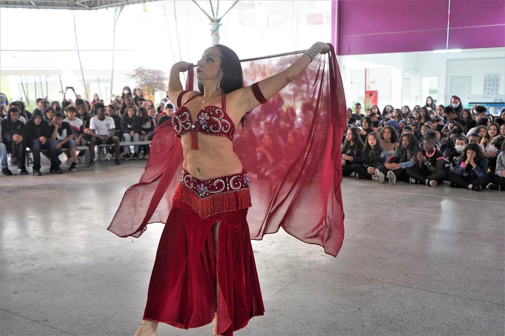 Festival de Dança em Barueri mobiliza estudantes da Emef Armando Cavazza