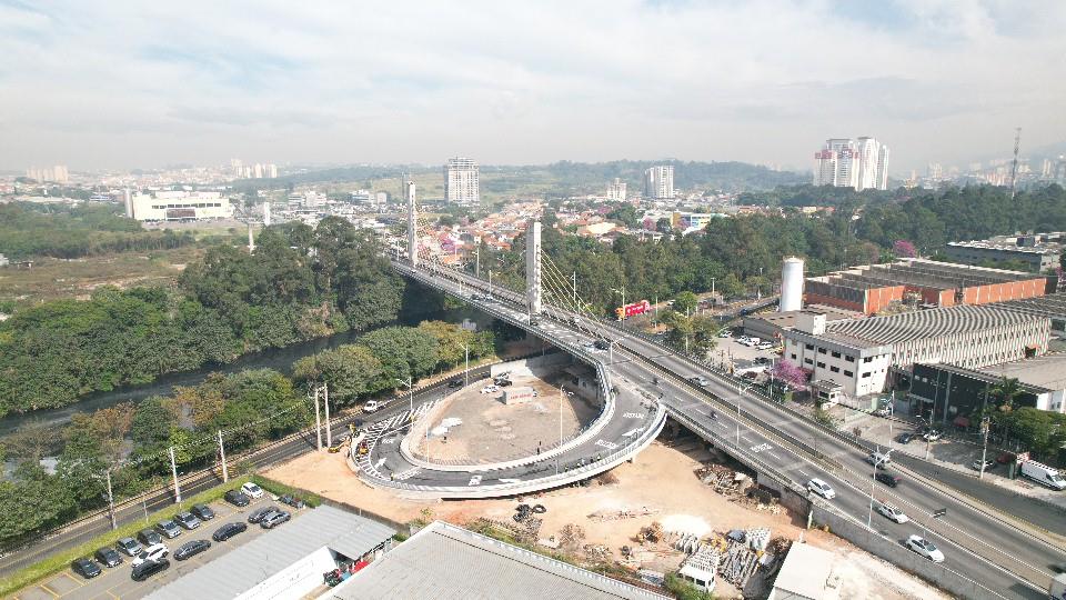 Barueri: Prefeitura libera alça de saída da ponte Akira Hashimoto