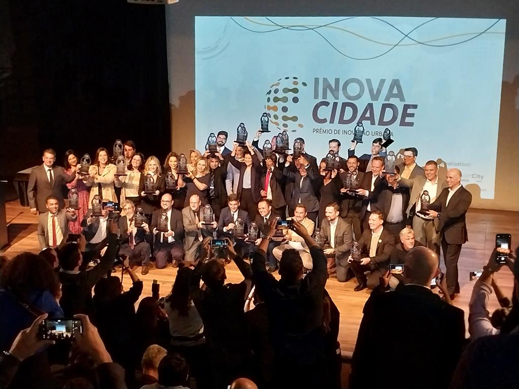 Barueri conquista o Prêmio InovaCidade de 2023 pela “Plataforma de Treinamento EAD”