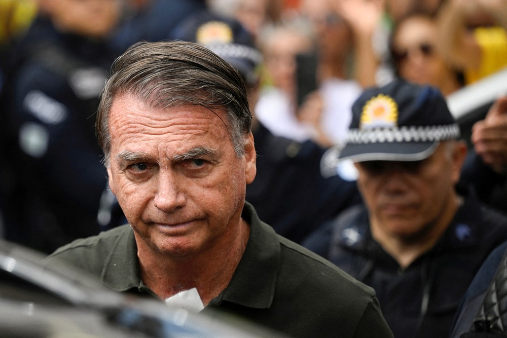 Bolsonaro começa a cumprir pena em regime fechado na PF em Brasília