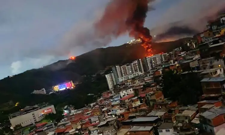 VÍDEOS: Ataque em grande escala à Venezuela; Trump diz que Maduro foi capturado