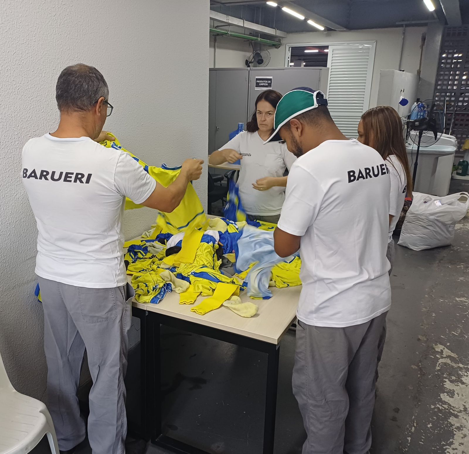 Você  sabia que a Prefeitura de Barueri  lava os uniformes dos times do campeonato Amador da cidade?