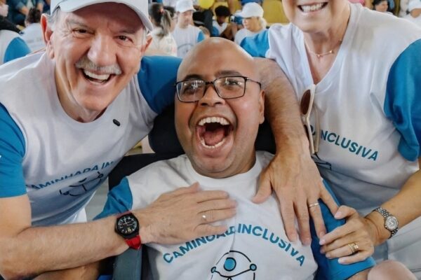 Prefeito de Barueri Beto Piteri, participa de caminhada da inclusão na cidade