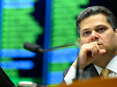 O presidente do Congresso Nacional promulgou nesta sexta-feira (8) a Lei da Dosimetria