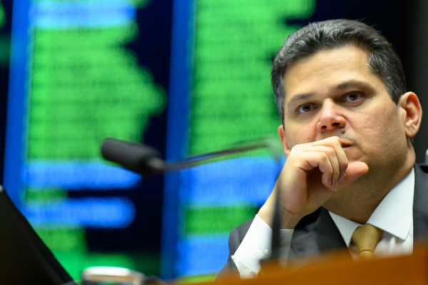 O presidente do Congresso Nacional promulgou nesta sexta-feira (8) a Lei da Dosimetria