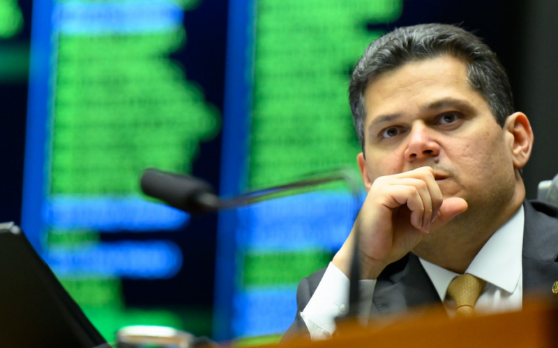 O presidente do Congresso Nacional promulgou nesta sexta-feira (8) a Lei da Dosimetria