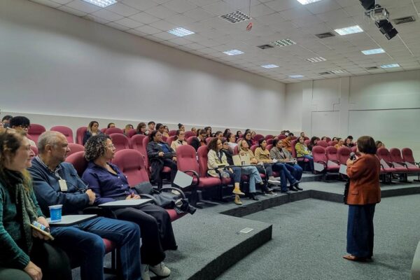 Palestra mobiliza profissionais da saúde para campanha Junho Vermelho em Barueri