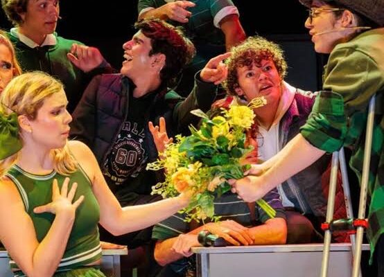 O programa “Hoje Tem Teatro” chega à Praça das Artes com o espetáculo “Thirteen – O Musical