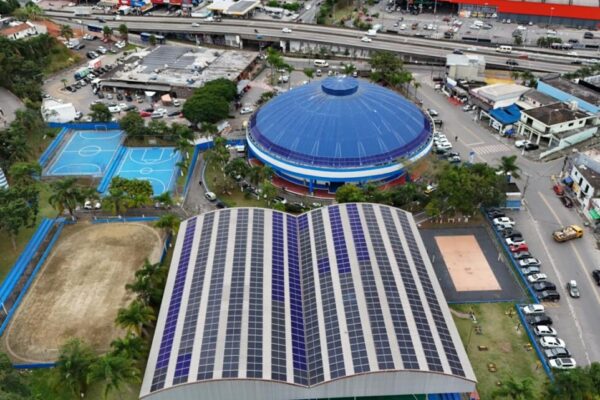 Cotia amplia investimento em energia limpa e inaugura mais quatro usinas solares