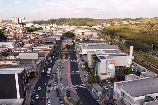 Prefeitura recapeia vias principais do Centro e outros bairros da cidade