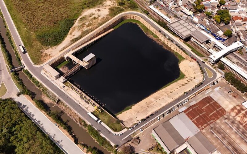Piscinões em operação podem se somar a novo projeto para reduzir enchente