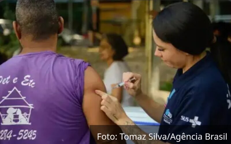 InfoGripe: Influenza impulsiona alta dos casos graves de doenças respiratórias entre jovens, adultos e idosos