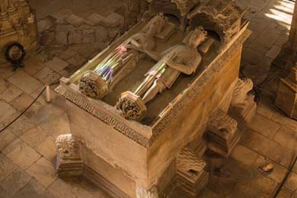 VÍDEO: Turismo – Você sabia que um dos reis de Portugal está&nbsp; sepultado junto com a rainha?