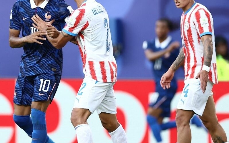 Quem segue e quem caiu na Copa neste sábado; Assista melhores momentos da “guerra” entre França e Paraguai