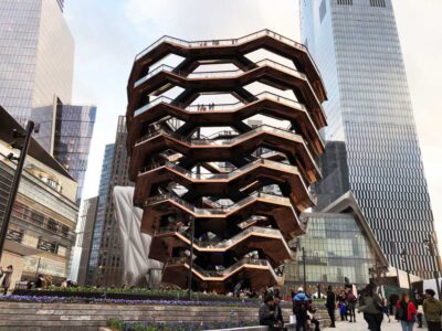 TURISMO: Conheça o The Vessel, estrutura de arte pública que parece um labirinto vertical