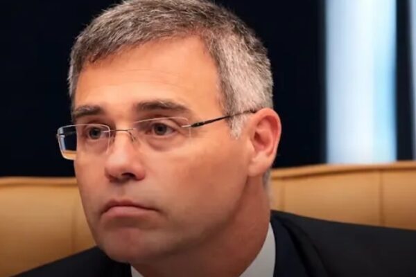 Ministro André Mendonça, afirmou que não pretende recuar “um milímetro” de suas convicções
