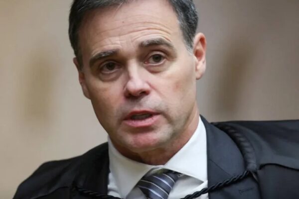 André Mendonça liberou para o plenário da Corte a investigação sobre a troca de mensagens entre o ministro Moraes e Vorcaro