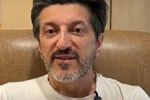 VÍDEO: Chegada de remédio liberado pela Anvisa para Lito Sousa:  veja como foi